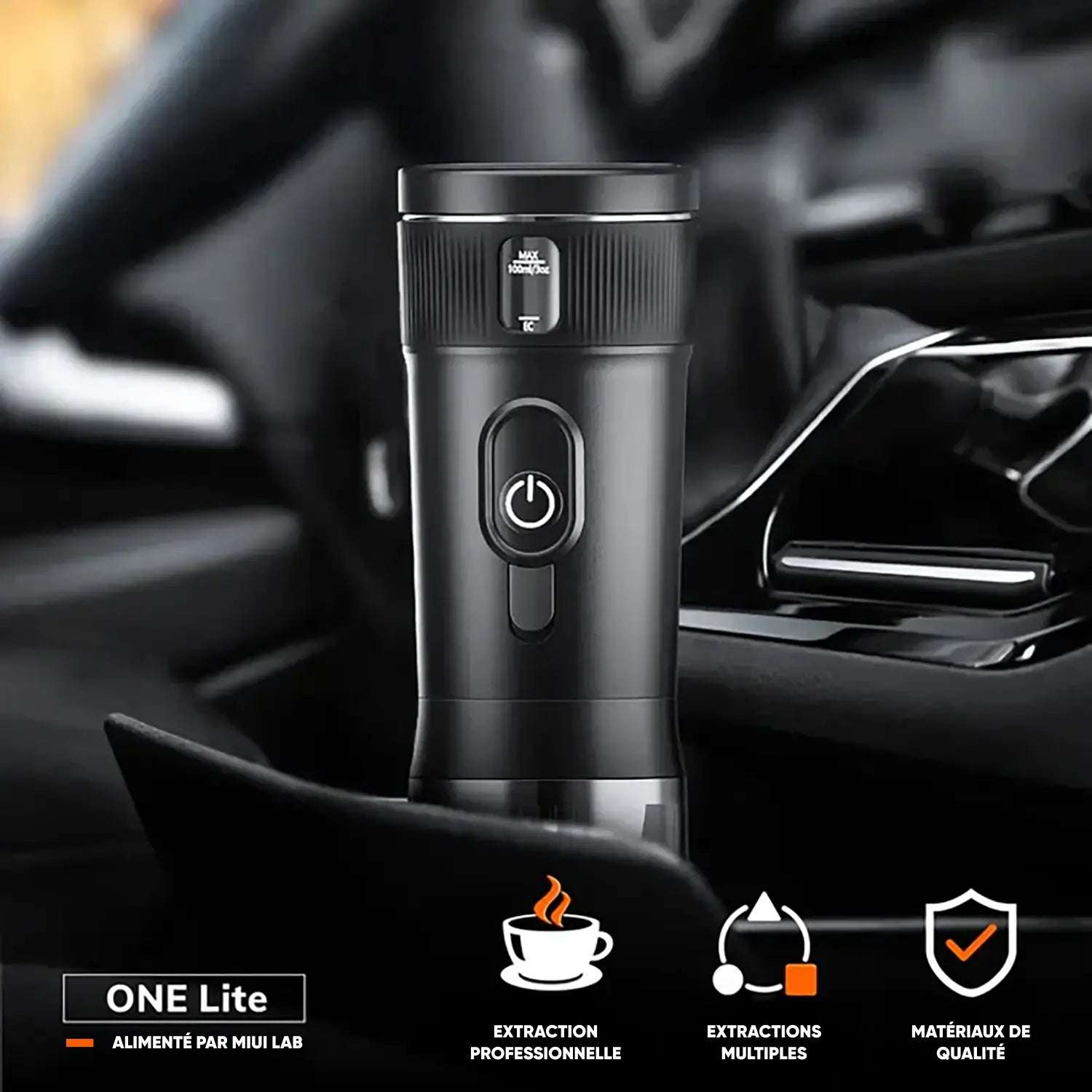 Une machine à expresso portable noire, installée dans une voiture, mettant en avant des fonctionnalités telles que l'extraction professionnelle et des matériaux sûrs.