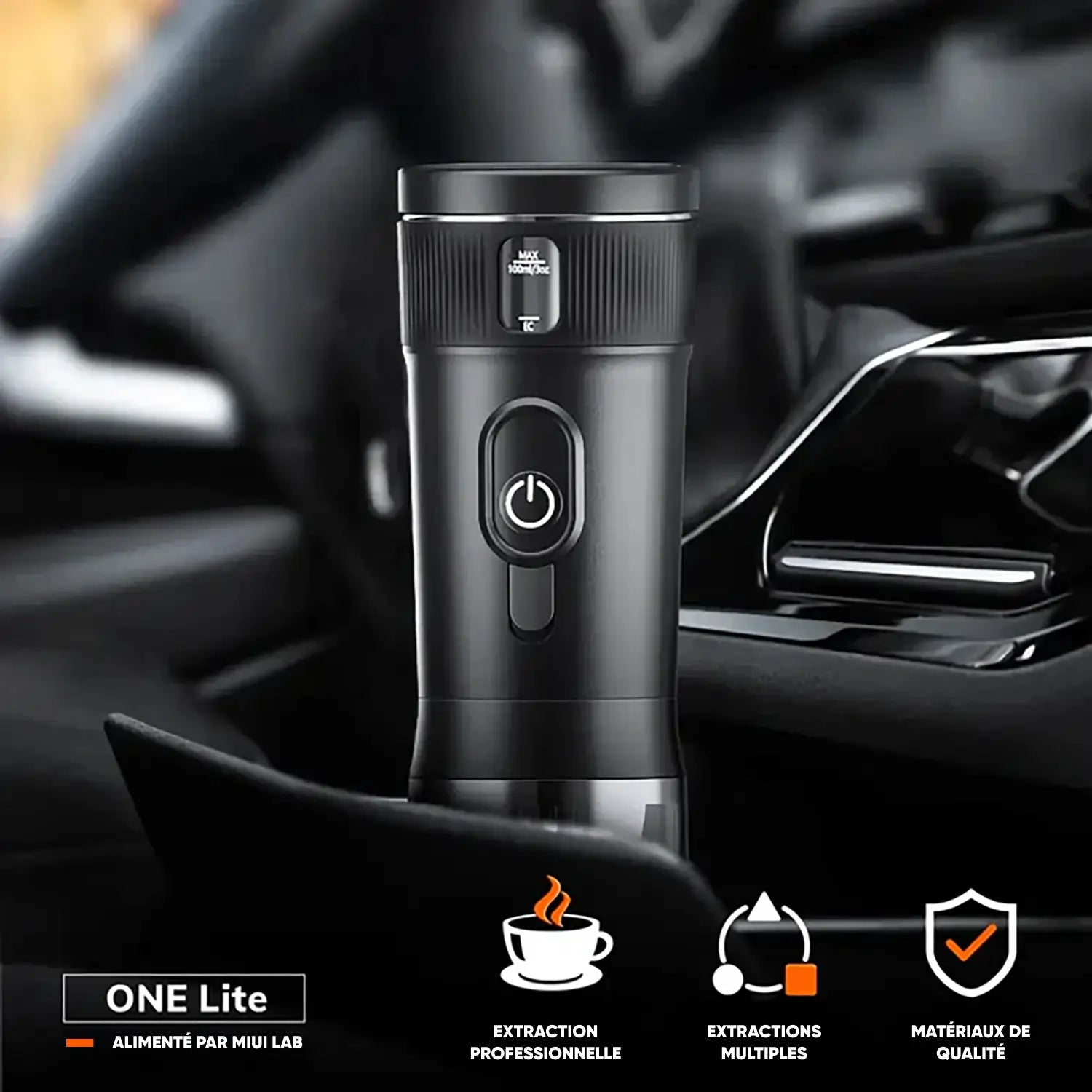 Une machine à expresso portable noire, installée dans une voiture, mettant en avant des fonctionnalités telles que l'extraction professionnelle et des matériaux sûrs.