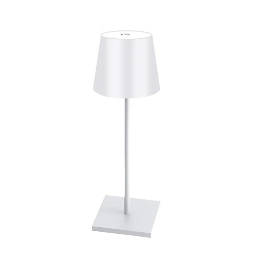 lampe de terrasse blanche sur fond blanc présentation