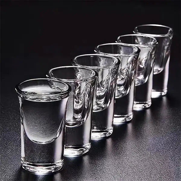 pack de 6 shooters verres sur fond noir